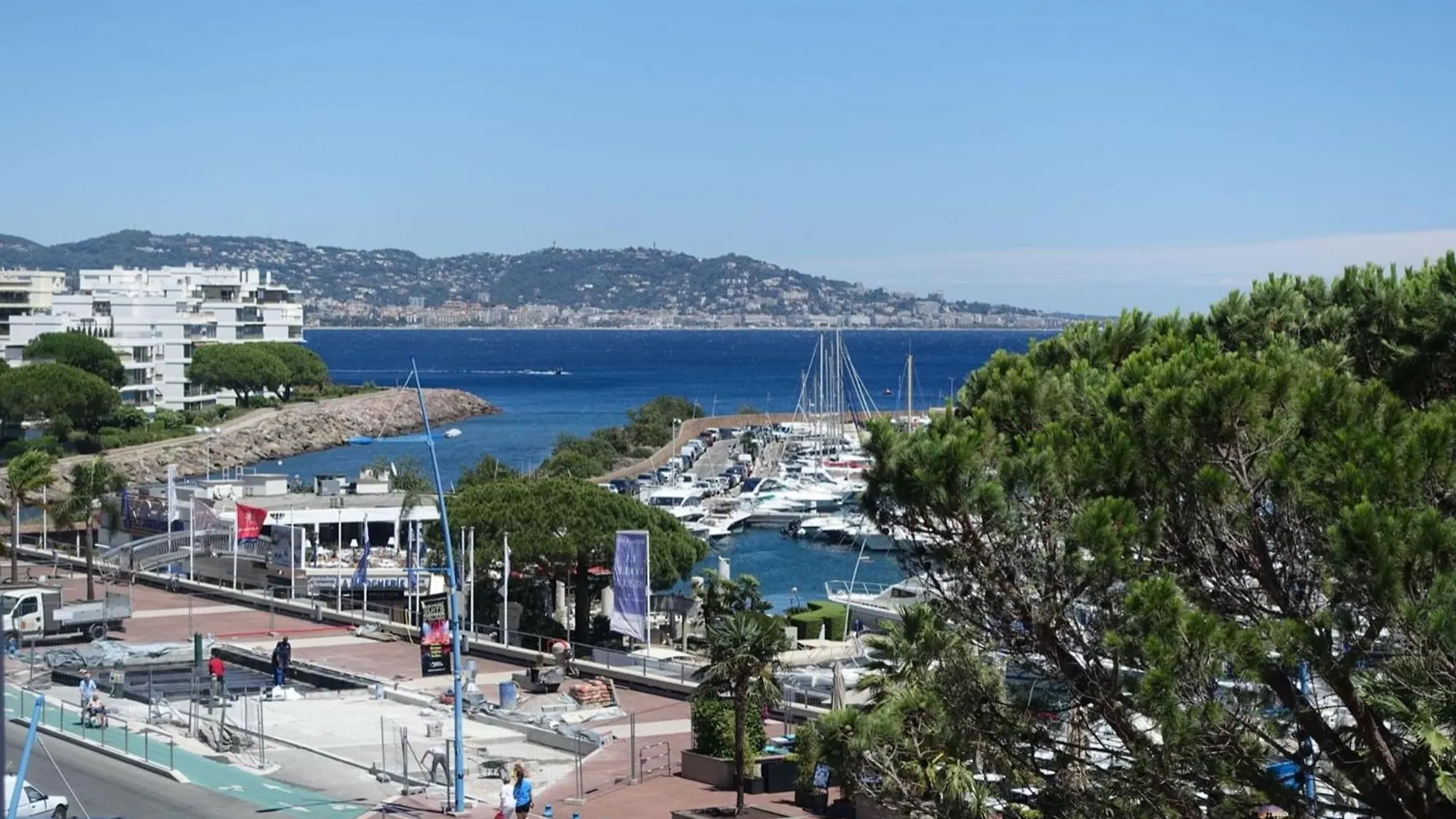 Apartment Magnificent Seafront Studio Mandelieu-la-Napoule France